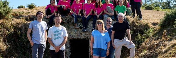 Lesaka acoge una nueva edición de los campos de voluntariado juvenil para recuperar los antiguos búnkeres del franquismo dentro del proyecto Fronteras de Hormigón’