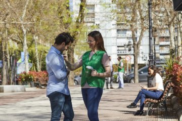 Boluntarioak egun batez - 2025eko maiatzaren 10a - Diru-bilketa Iruean (AECC)
