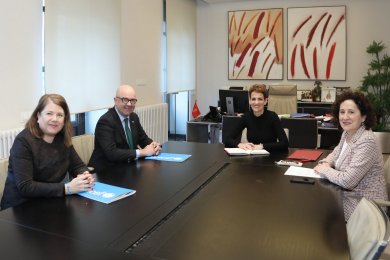 La Presidenta Chivite recibe al nuevo presidente de UNICEF en Navarra